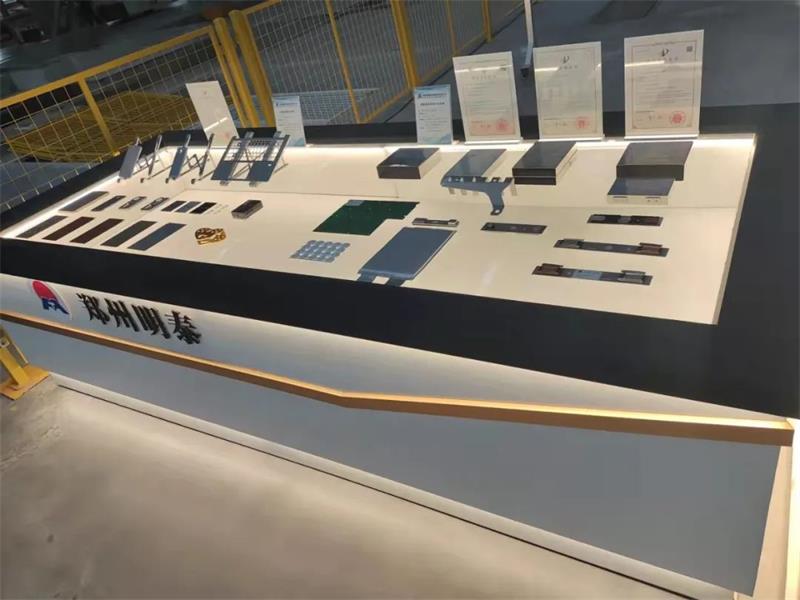 河南省委書記樓陽生、省長王凱蒞臨明泰鋁業(yè)子公司明晟新材料參觀調(diào)研